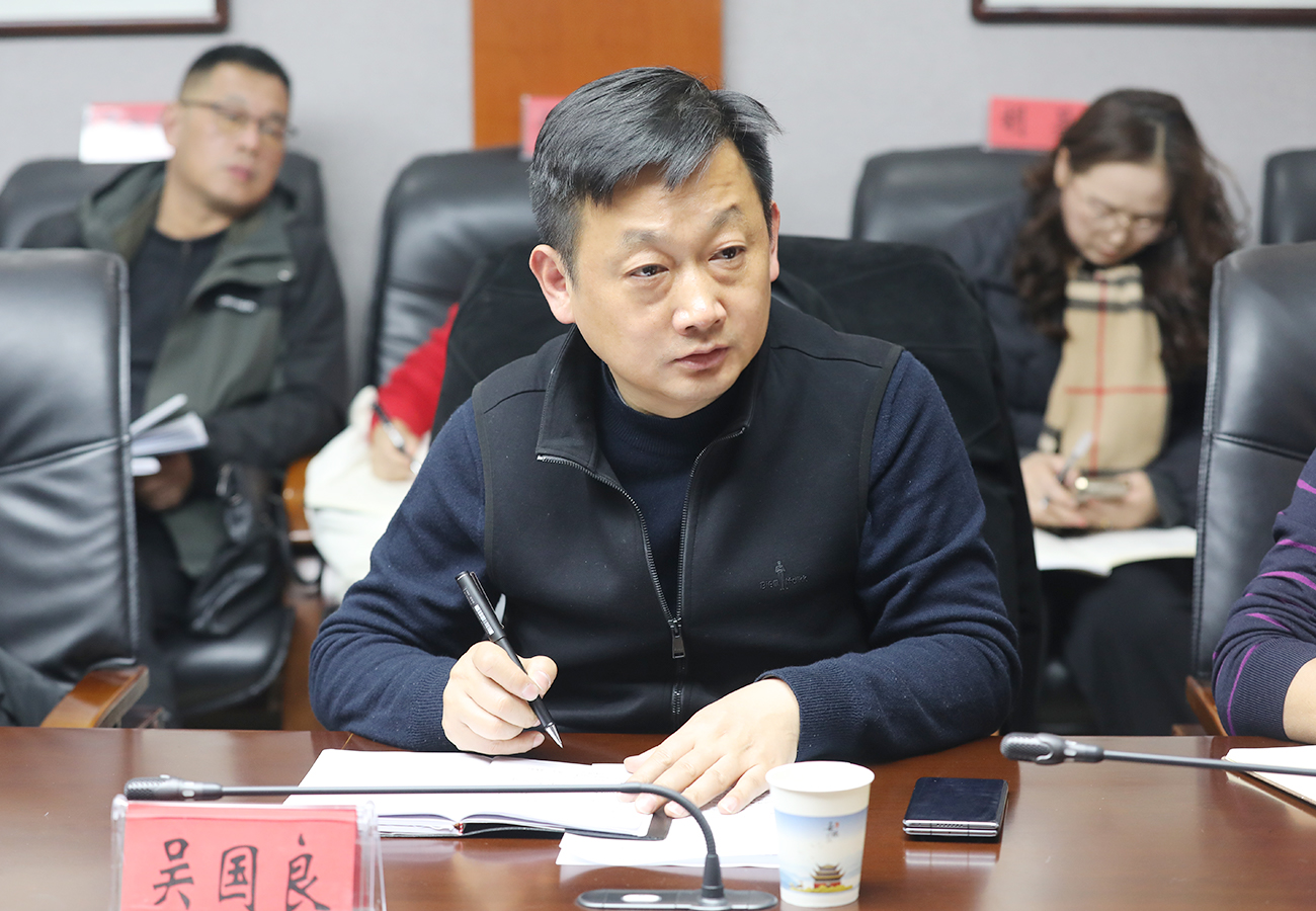 f54f196d29f297bd915d26277ea929b.jpg f54f196d29f297bd915d26277ea929b.jpg